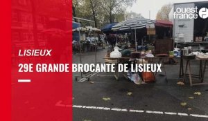 VIDÉO. La 29e Grande brocante de Lisieux attire les chineurs