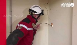 VIDEO. A Saint-Malo, les pompiers s'entraînent au déblaiement pour intervenir en milieu périlleux