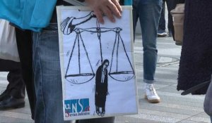 Journée d'action à Paris de magistrats, avocats et greffiers contre "une justice au rabais"