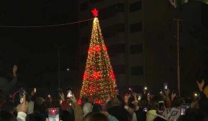 A Gaza, les Palestiniens célèbrent l'illumination du sapin de Noël