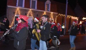Une parade de Noël féérique à Millam grâce à la mobilisation de nombreux bénévoles 