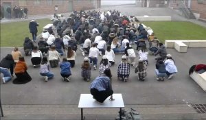 Flashmob pour Eric Vallez, le CPE du lycée Saint-Michel