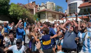 Les supporters célèbrent la victoire de l'Argentine à Buenos Aires