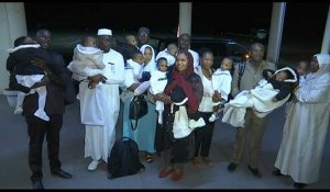 Après un accouchement sous haute surveillance, une maman et de ses nonuplés rentrent au Mali
