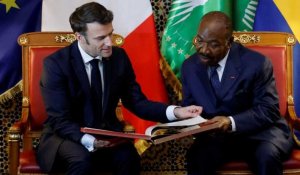 Emmanuel Macron entame sa tournée africaine au Gabon