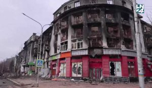 Les flammes et la fumée envahissent Bakhmout alors que l'attaque russe s'intensifie