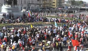 Troubles au Pérou: manifestation à Lima contre le gouvernement