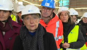 JO-2024: Elisabeth Borne visite le Centre Aquatique Olympique