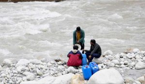 Inde: la source du Gange embouteillée et livrée à domicile