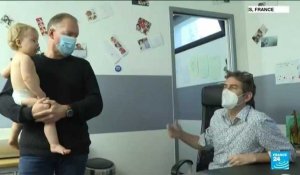 Covid-19, grippe et bronchiolite : la France face à une "triple épidémie"