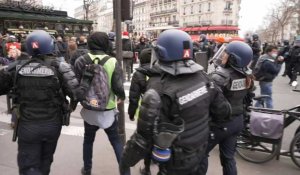 Retraites : Forte présence policière entre Port Royal et Montparnasse, à Paris