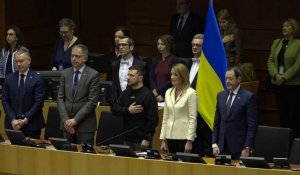 Visite de Volodymyr Zelensky à Bruxelles: l'hymne ukrainien résonne dans le Parlement européen