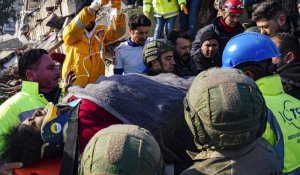 Quatre jour après les séismes en Turquie et Syrie, les derniers espoirs de sauvetage