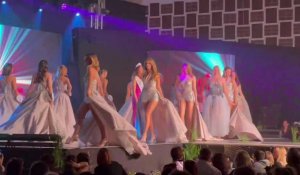 Miss Bruaysis : les candidates défilent ensemble en début de soirée