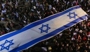 Des milliers d'Israéliens manifestent une nouvelle fois contre une réforme judiciaire controversée