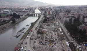 Images aériennes de bâtiments détruits dans la ville turque d’Antakya, quatre jours après le séisme