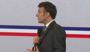 France : "il faut assumer le chantier de formation" des imams (Macron)