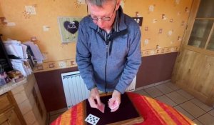 Apprenez un tour de magie avec Magic Phil, magicien de Walincourt-Selvigny