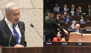 Benjamin Netanyahu se fait huer par des députés de l'opposition