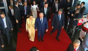 Le président brésilien Lula quitte le Congrès après avoir prêté serment