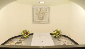 La tombe de Benoît XVI ouverte au public