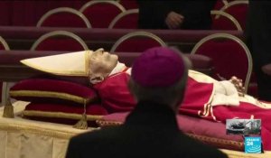 Hommage à Benoît XVI : longue file d'attente pour un dernier adieu au pape émérite