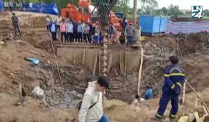 Vietnam : tentative de sauvetage d'un garçon tombé dans un trou de 35 mètres de profondeur