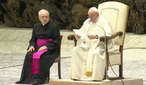 Le pape annonce que Benoît XVI est "gravement malade" et prie pour lui