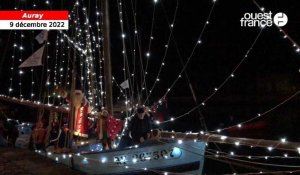 VIDEO. A Auray, le Père Noël est arrivé en bateau à Saint-Goustan, à bord de L'Indomptable