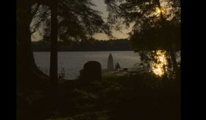« Falcon Lake » : Charlotte Le Bon fait planer des fantômes dans un premier film fantastique réussi