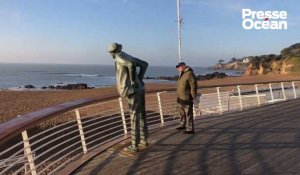 VIDÉO. La statue de Monsieur Hulot de retour à Saint-Marc-sur-Mer