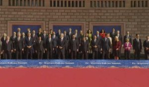 Sommet UE-Balkans occidentaux: les dirigeants posent pour une photo de groupe
