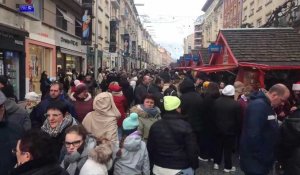 Les allées du marché de Noël d'Amiens bondées avec les animations du week-end