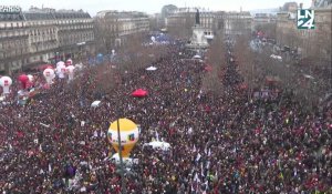 Des centaines de milliers de manifestants à Paris contre la réforme des retraites