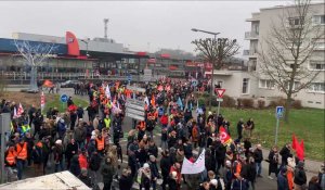 Les manifestants défilent à Maubeuge contre la réforme des retraites