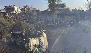 Au moins 67 morts dans un crash d'avion au Népal