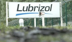 Lubrizol: Images du site où des employés font grève pour réclamer des augmentations salariales