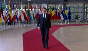 Démission de Truss : le président français Macron souhaite que le Royaume-Uni trouve "la stabilité"