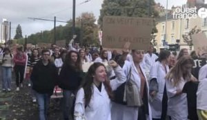 " Non à la coercition " : les futurs médecins contre la 4e année d'internat en médecine générale