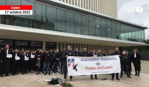 VIDÉO. Des roses pour enterrer symboliquement la Police judiciaire à Caen