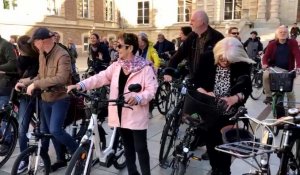 Les cyclistes d'Amiens réunis par Véloxygène pour une photo de famille