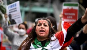 Les Iraniens de Tokyo manifestent pour les droits des femmes dans leur pays