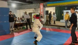 Ukraine: un abri anti-atomique accueille un tournoi d'arts martiaux