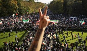 Iran : les autorités ouvrent le feu sur des manifestants après un hommage à Mahsa Amini