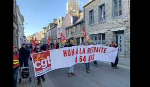 VIDÉO. Réforme des retraites : 150 manifestants présents devant la mairie de Lamballe-Armor