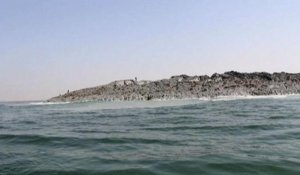 Une île émerge dans la mer d'Arabie après le séisme au Pakistan
