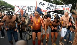 Droits fonciers: les tribus indigènes manifestent au Brésil