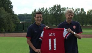 Foot: Arsenal débourse 50 millions d'euros pour Özil