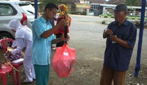 Indonésie: troquer ses déchets contre des soins médicaux
