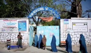 Présidentielle afghane: les femmes se rendent aux urnes